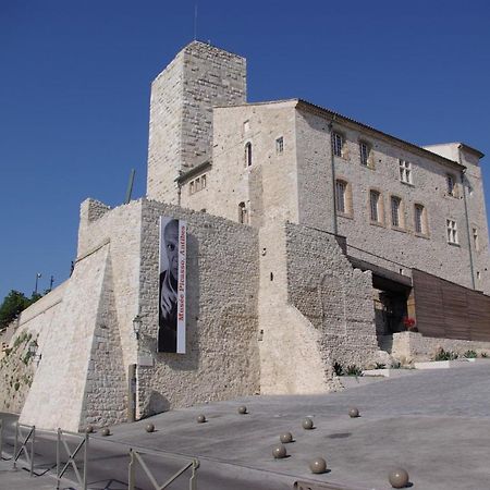 Grand Studio Azur Avec Terrasse - Vieil أنتيب المظهر الخارجي الصورة