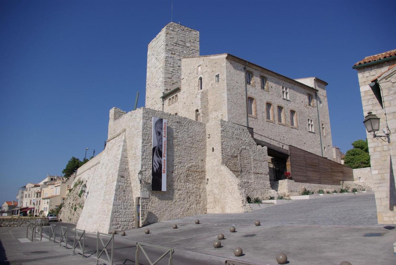 Grand Studio Azur Avec Terrasse - Vieil أنتيب المظهر الخارجي الصورة